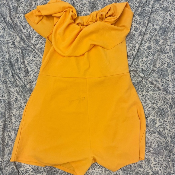 Yellow Off-Shoulder Ruffle Belted Romper - Picture 3 of 4
